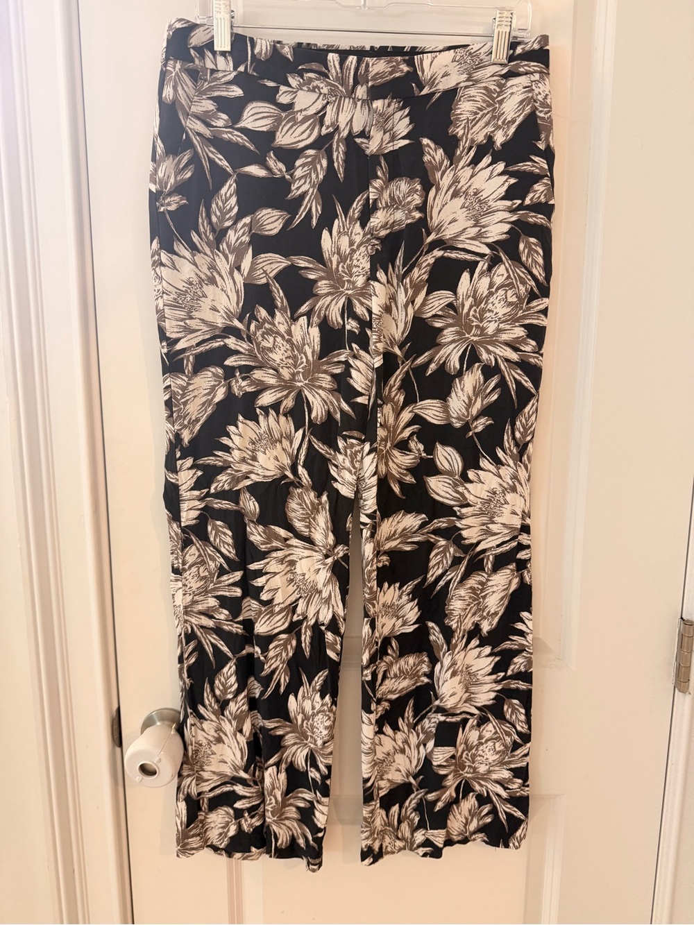 Banana Republic-Black Floral Wide-Leg Pants-8